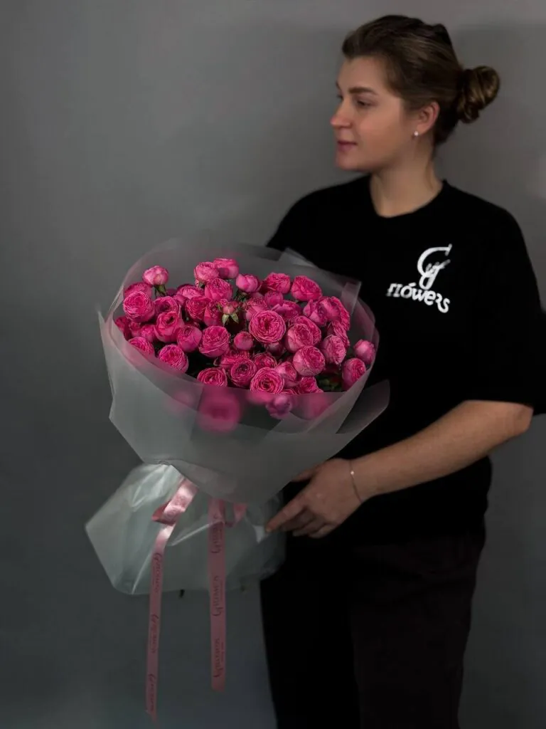 Монобукет из кустовых пионовидных роз "Pink colours"
