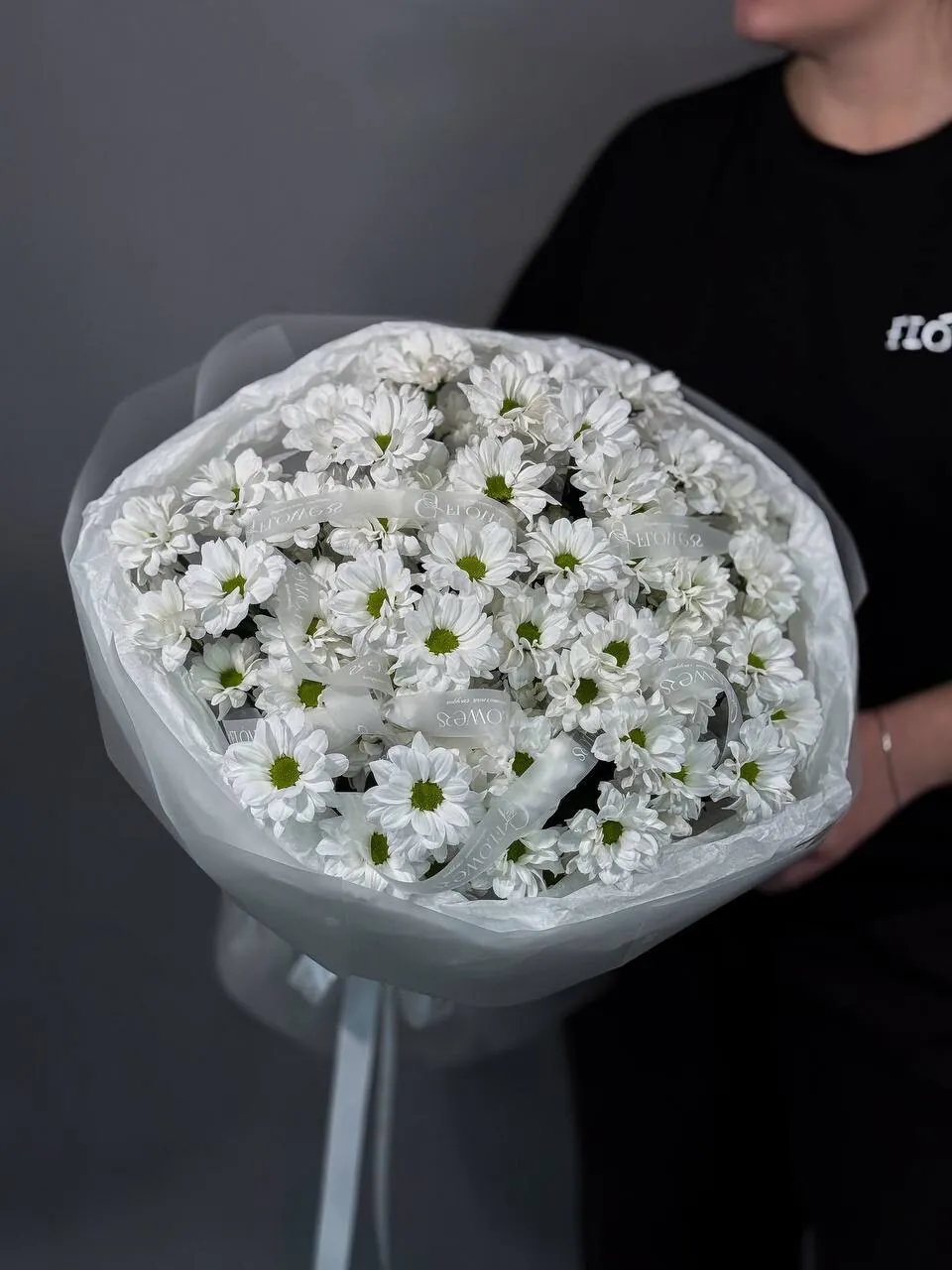 Монобукет из хризантем ромашка — фото 4