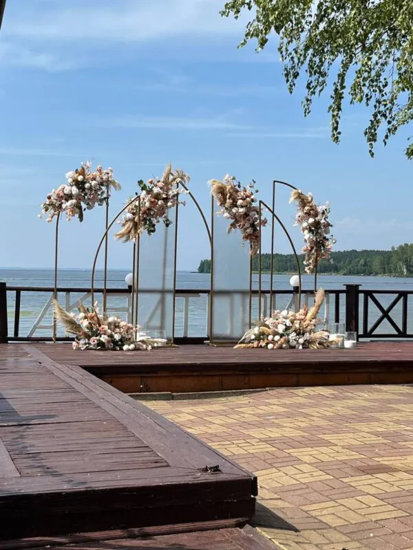 Свадьба в «Акватории» — бохо с пампасом, оформление G Flowers — фото 1
