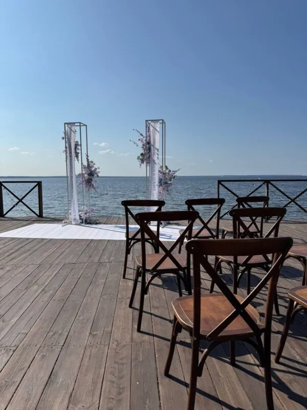 Свадьба в глэмпинге «Море» — голубой и лаванда, оформление G Flowers — фото 5