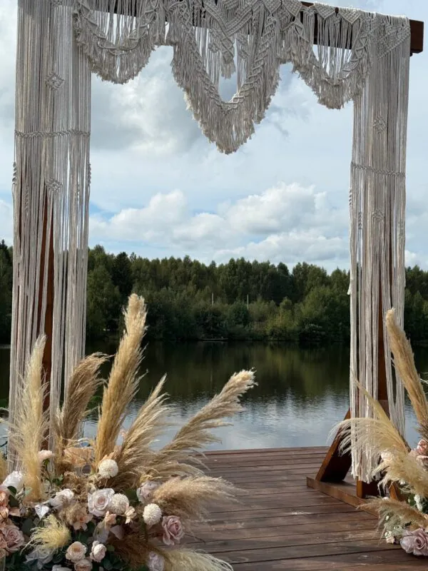 Свадьба в «Истоке» — бохо, пампас и макраме, оформление G Flowers — фото 12