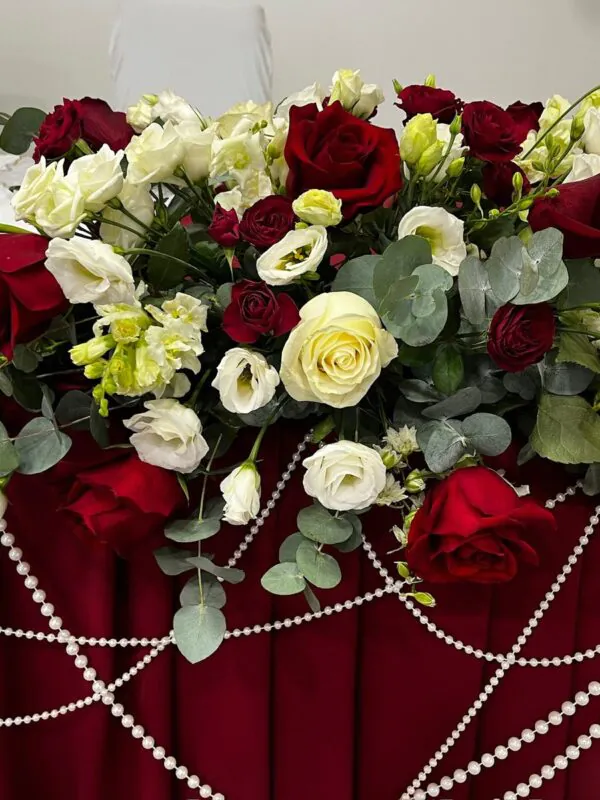 Свадьба в отеле «Премьер» — бордо и жемчуг, оформление G Flowers — фото 5